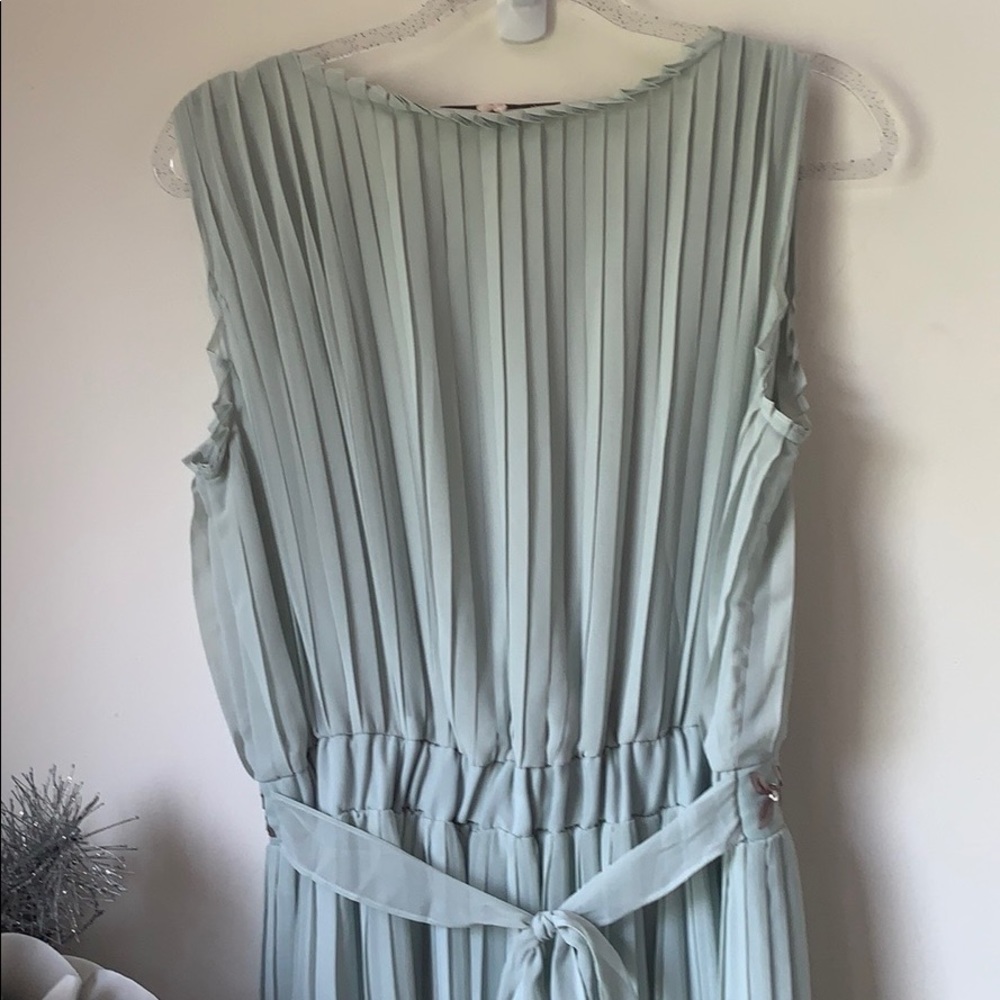*Sold* Lauren Conrad Runway Ombré Pleated Dress 10 - Picture 6 of 8